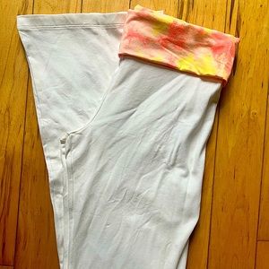 NWT 🌻Victoria secret wide leg/flare yoga/workout pant/legging